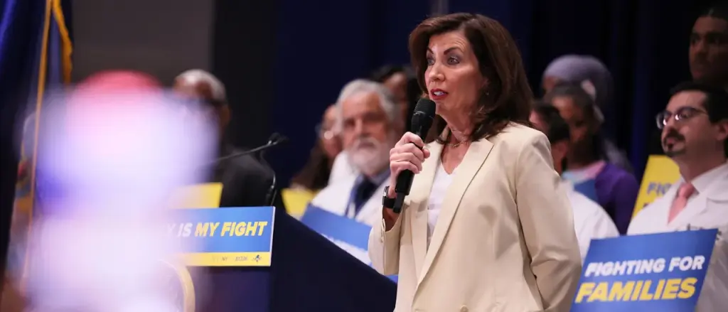 Kathy Hochul Avoids Answering on Support for Socialist Mamdani in NYC Mayoral Election