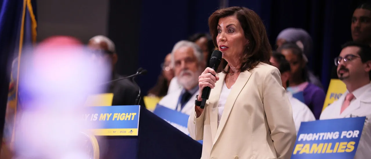 Kathy Hochul Avoids Answering on Support for Socialist Mamdani in NYC Mayoral Election