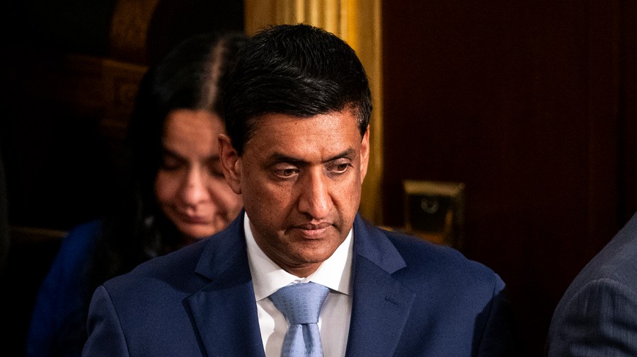 Khanna on Trump National Guard deployments: 'He seems to really want to be mayor'