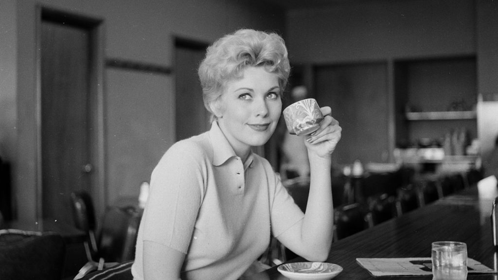 Kim Novak from 'Vertigo' talks about her departure from Hollywood and the experience of aging.