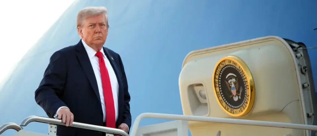 Liberals and cocaine enthusiasts come together to criticize Trump for protecting American lives