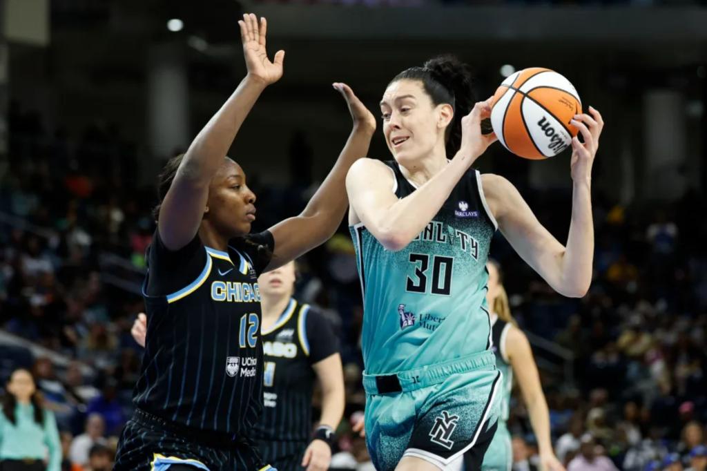 Liberty defeats Sky to conclude the regular season with a three-game winning streak