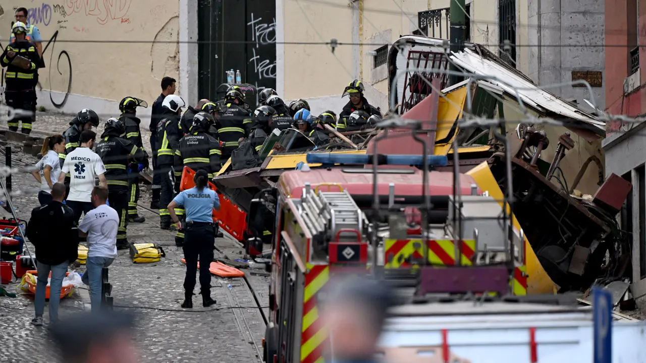 Lisbon tram filled with tourists derails, resulting in 15 deaths amid criticism of overtourism