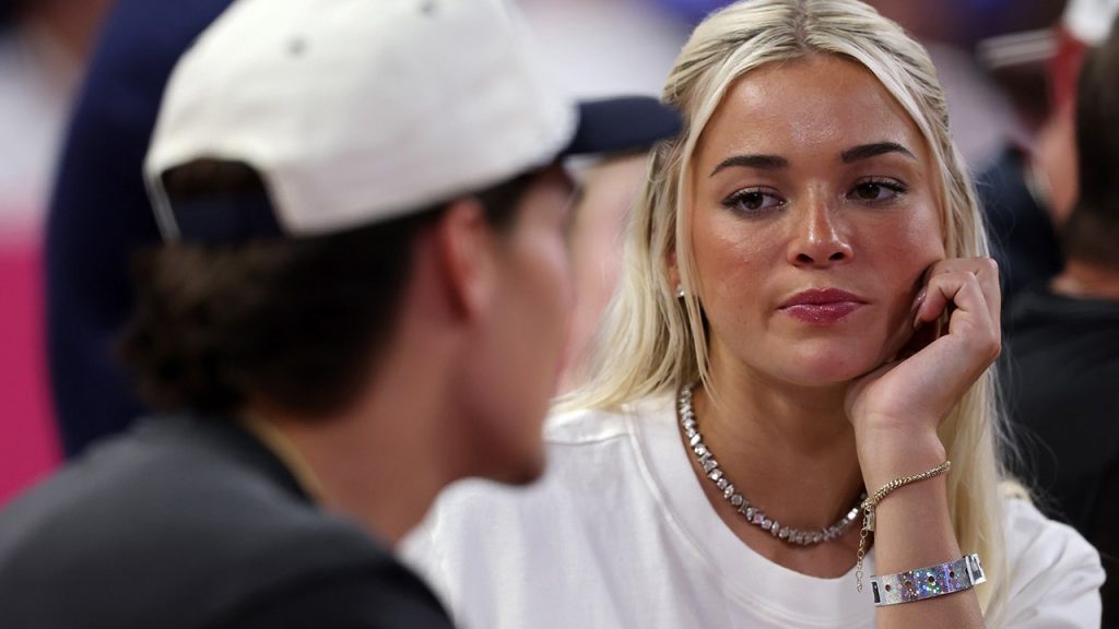 Livvy Dunne recounts a chat she overheard between two women at a restaurant