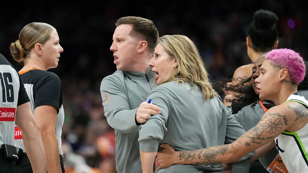 Lynx coach Cheryl Reeve criticizes WNBA refereeing after Game 2 defeat to Mercury