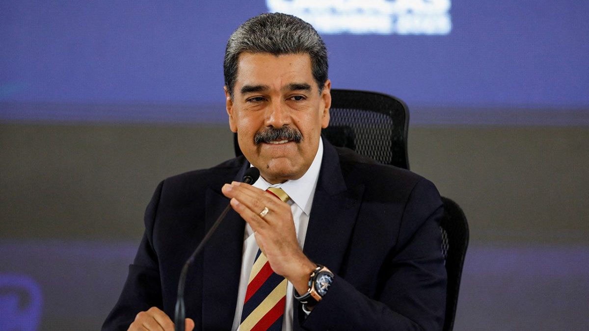 Maduro criticizes US naval expansion as a military intervention.