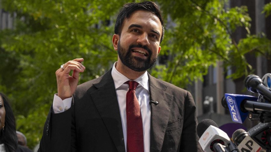 Mamdani has a 20-point advantage in the NYC mayoral election, according to a poll.