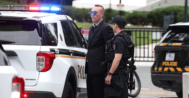 Man Arrested for Trying to Climb White House Fence