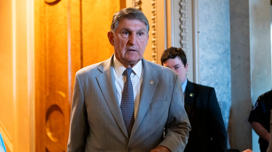 Manchin: Democrats would be blamed for shutdown