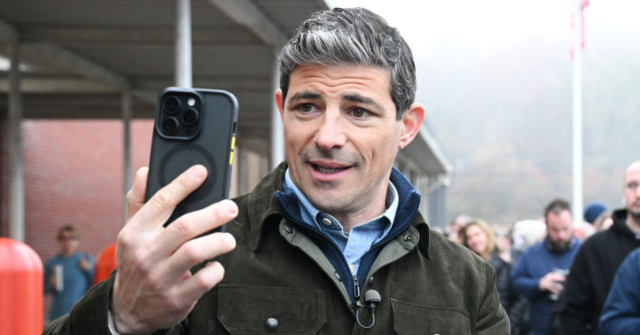 Matt Gutman says he didn't intend to romanticize Tyler Robinson's messages to his partner and got caught for quoting falsely.