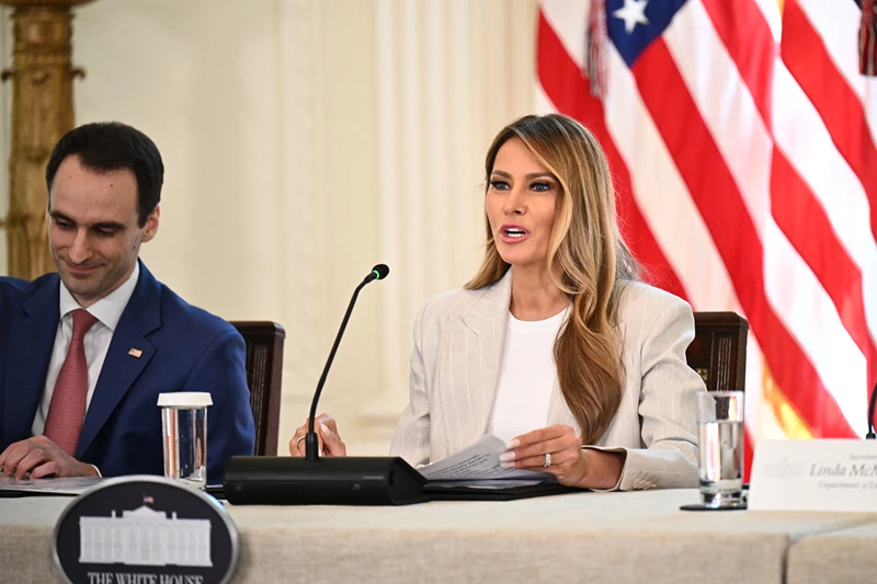 Melania Trump holds a meeting on AI education for children in the U.S.