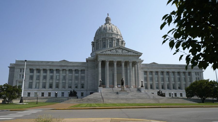 Missouri Senate approves map favorable to the GOP, forwarding it to the governor.