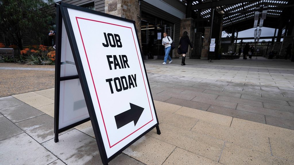 More Americans are becoming negative about their chances of finding new jobs, a study shows.