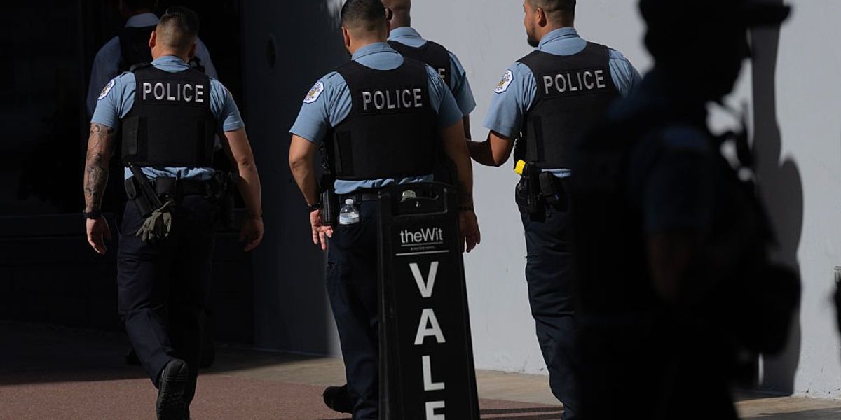 "My views shifted in the last week": Chicago residents urging Trump to deploy the National Guard