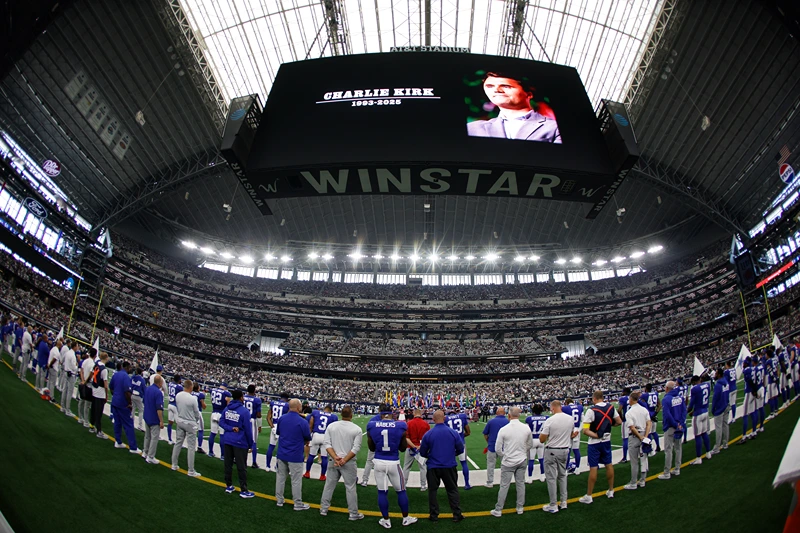 NFL teams pay tribute to Charlie Kirk’s legacy before the game, receiving loud applause.