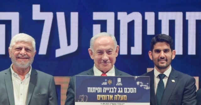 Netanyahu Prevents Palestinian State through New Housing Project