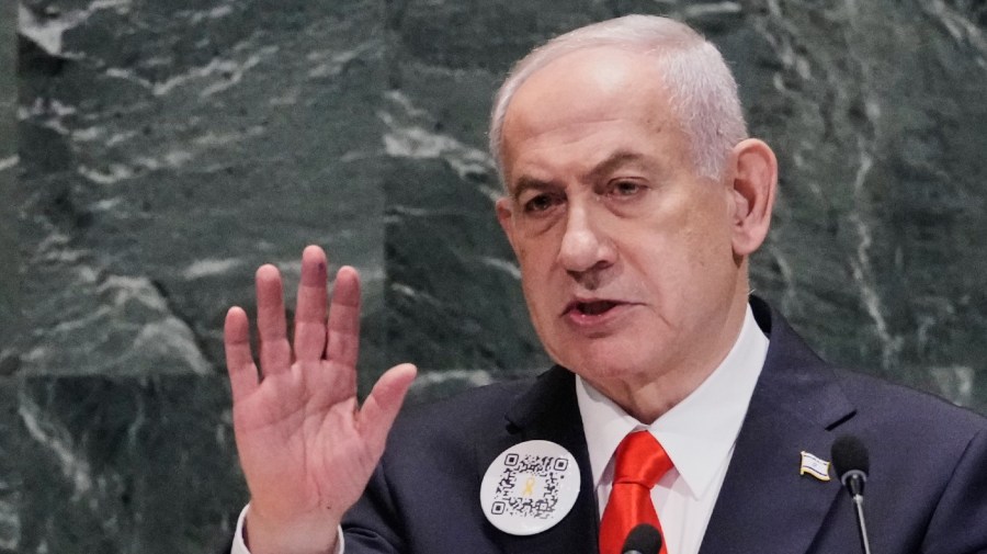 Netanyahu announces that the UN speech will be aired on cell phones and loudspeakers in Gaza.