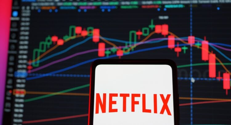 Netflix Shares Decrease 5% Following News of Paramount and Warner Bros. Merger