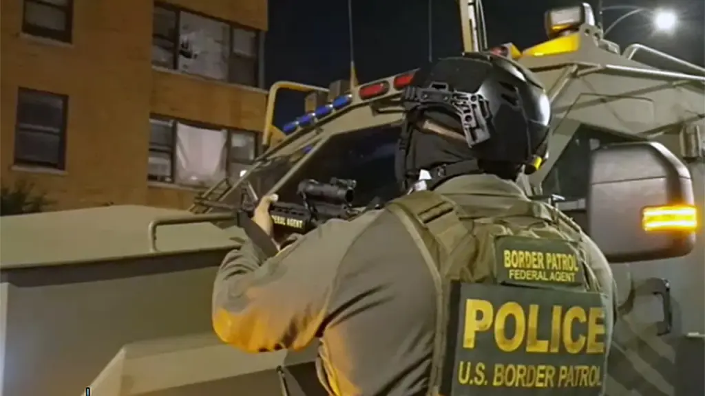 Numerous federal agents focus on the Tren de Aragua gang in a Chicago operation