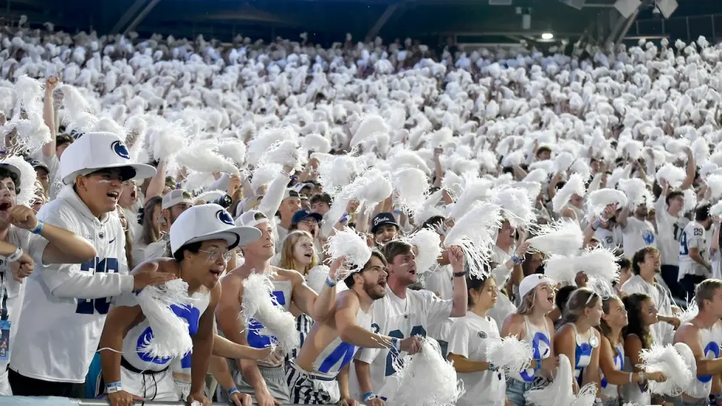Oregon defeats Penn State while fans don viral Charlie Kirk freedom shirts