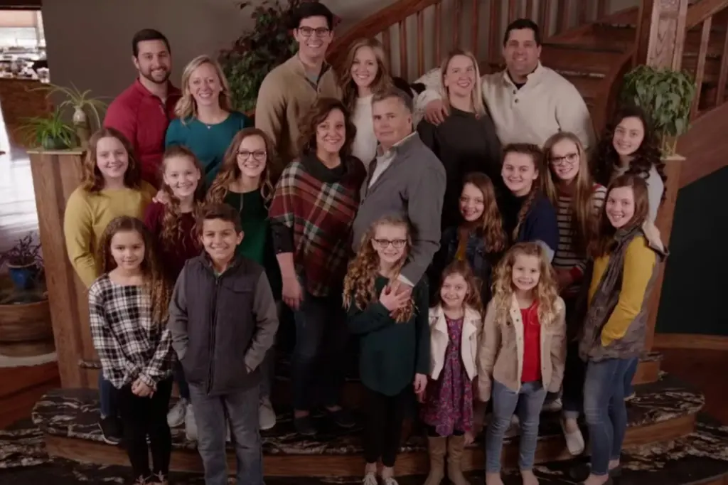 Putmans' family reports that 3 members died in a car accident in Michigan, with 5 others hurt.