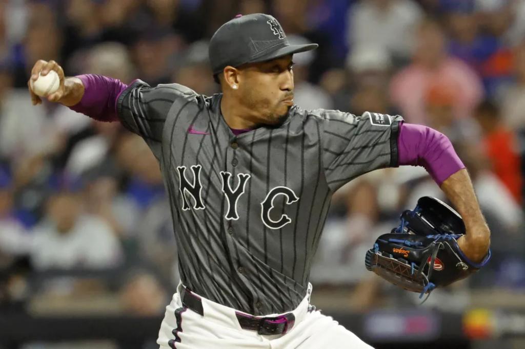 Reasons Carlos Mendoza chose not to have Edwin Diaz pitch in the 11th inning