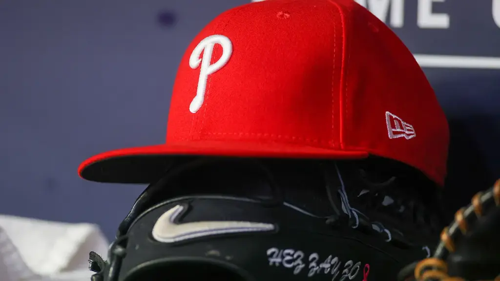 Red Sox supporter wrongly labeled as 'Phillies Karen' clarifies rumors on Facebook
