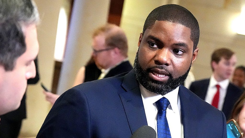 Republican representative focuses on truckers' English proficiency following migrant's arrest in fatal Florida accident