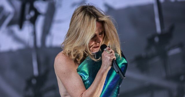Róisín Murphy Critiques Woke Cancel Culture Following Controversy Over Comment on Transgender Puberty Blockers