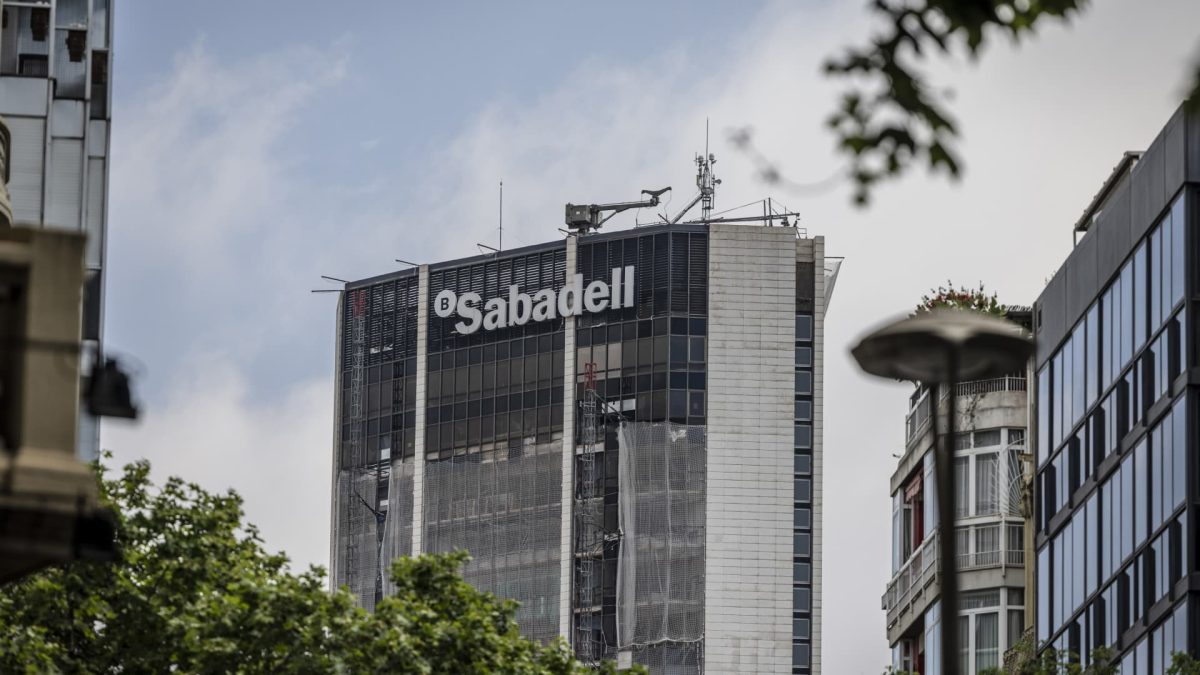 Sabadell's CEO criticizes BBVA's aggressive takeover attempt as the board calls for a dismissal.