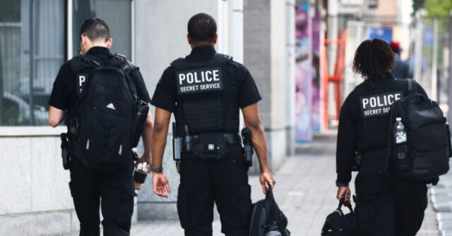 Secret Service Agent Put on Leave Following Disparaging Facebook Post