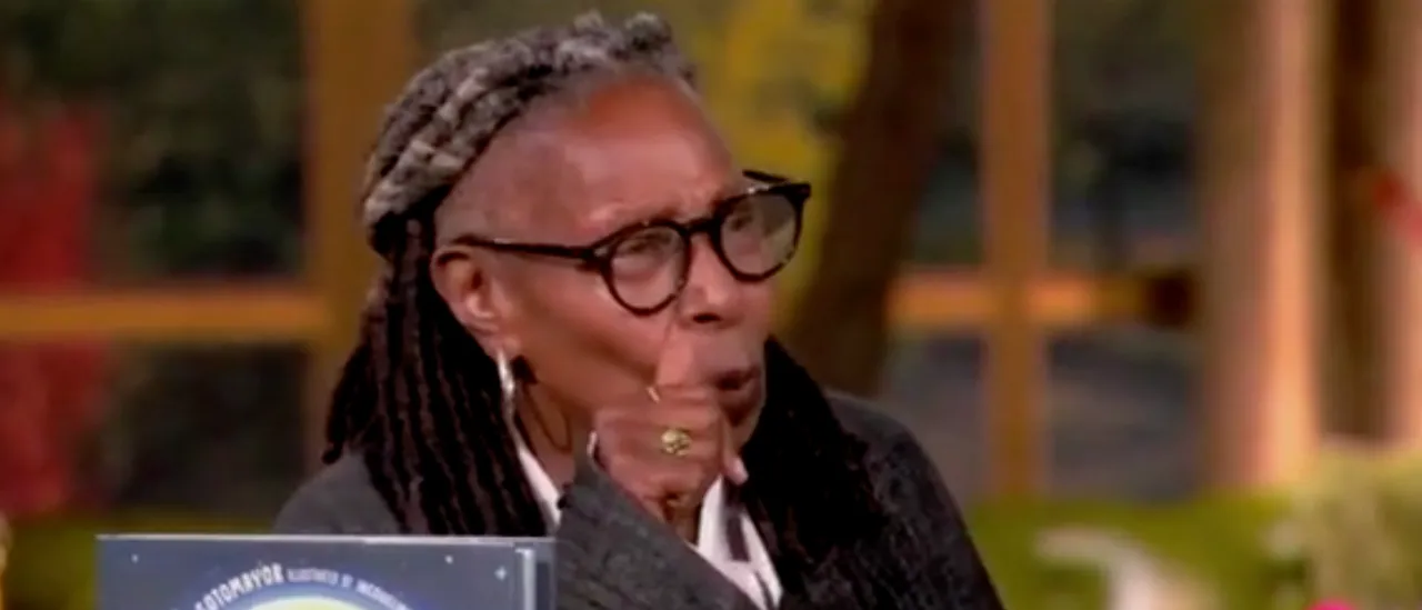 See Whoopi Goldberg inquire with Sonia Sotomayor about performing simple internet searches.