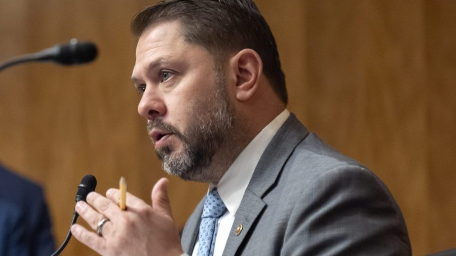 Senate Democrats present plan for cryptocurrency market regulation bill