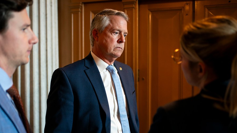 Senator from the Republican party supports RFK Jr. against criticism from both Democrats and Republicans regarding vaccines