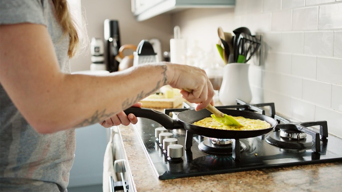 Sister's costly egg theft leads to family conflict on vacation