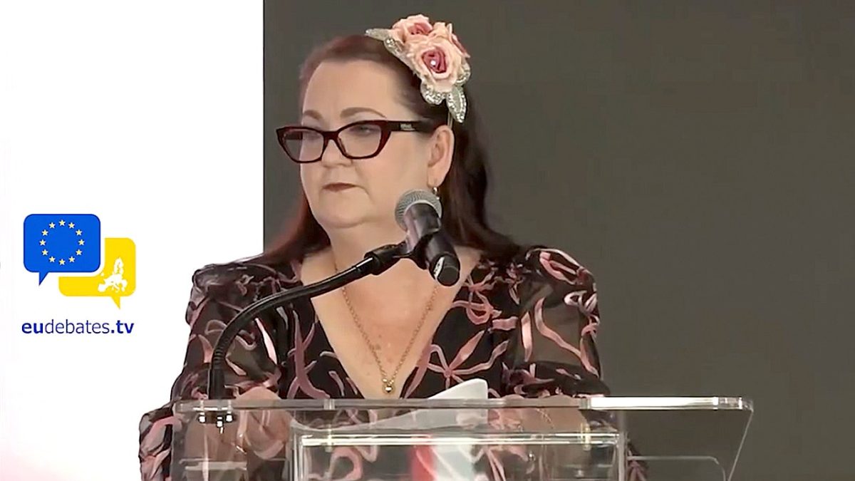 Speech urges social media prohibition for those under 16 after teen suicide