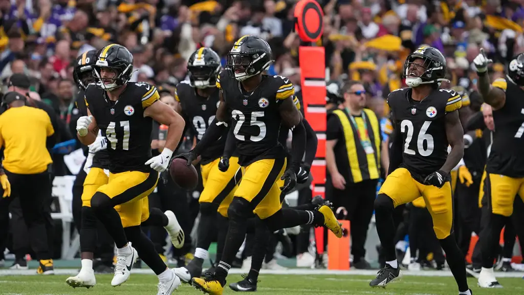 Steelers' DeShon Elliott dances an Irish jig after turnover