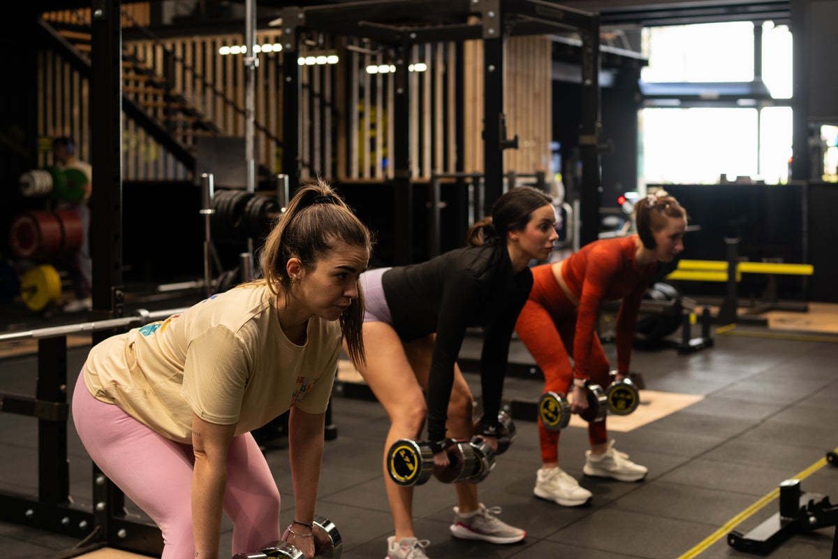 Strength training expert presents a 40-minute weekly dumbbell routine ...