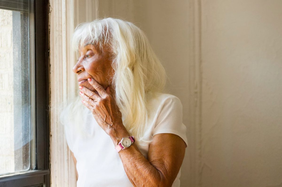 'Sundowning' Is The Dementia Sign That Doesn't Get Enough Attention