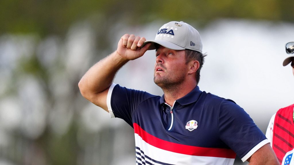 Team USA falls behind Europe early in Ryder Cup 2025 after challenging morning