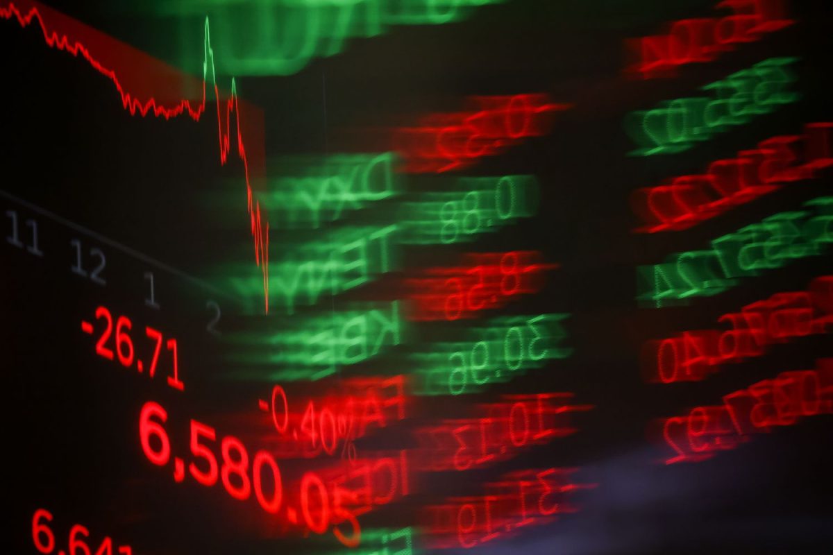 The AI Stock Surge Can Continue, According to BofA. Here’s How to Approach a Potential Bubble.