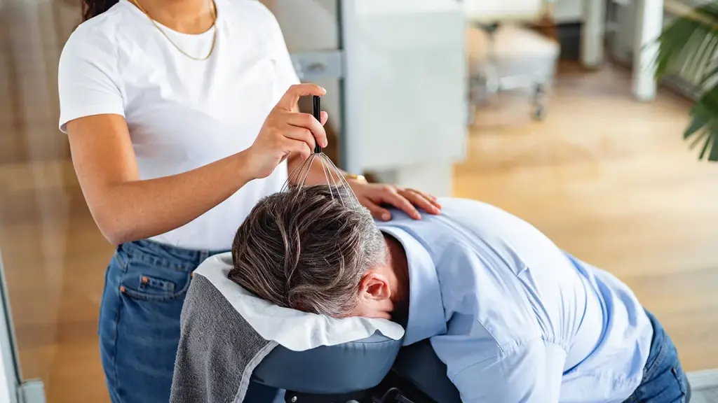 The popular back-scratching service on TikTok gains traction in Miami.