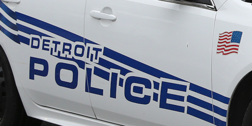 Thieves take just 5 minutes to steal $90,000 worth of items from Detroit clothing store during early morning robbery, according to the owner.