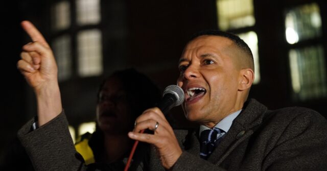 Those who display the English flag in England are seen as 'extremists'