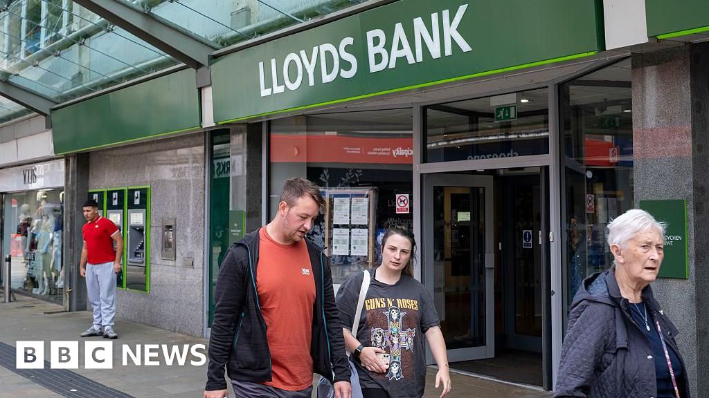 Thousands of Lloyds employees classified as underperformers are at risk of losing their jobs.