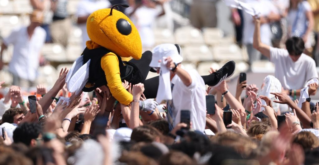 Three college football teams improving and three teams declining after Week 3