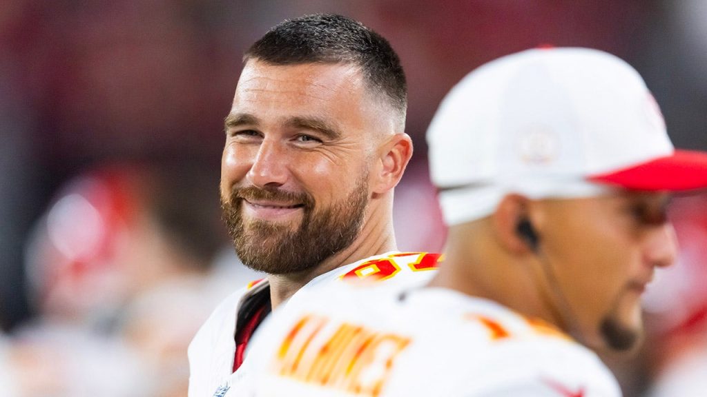 Travis Kelce mimics Patrick Mahomes at a press event in Brazil