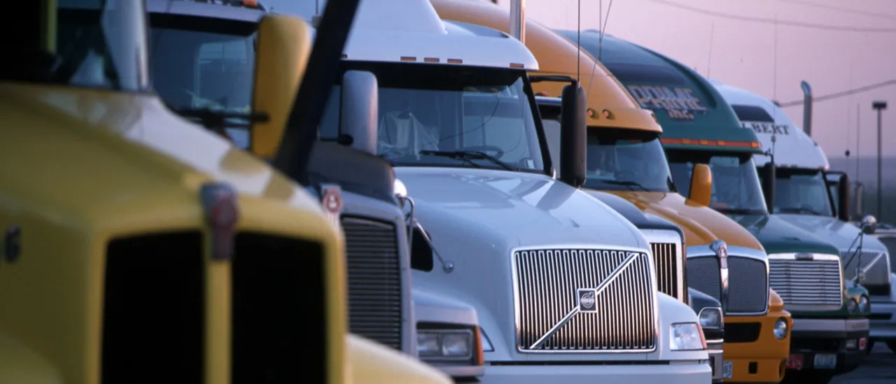 Trump Administration Significantly Limits Licenses For Migrant Truck Drivers Following Devastating Accidents