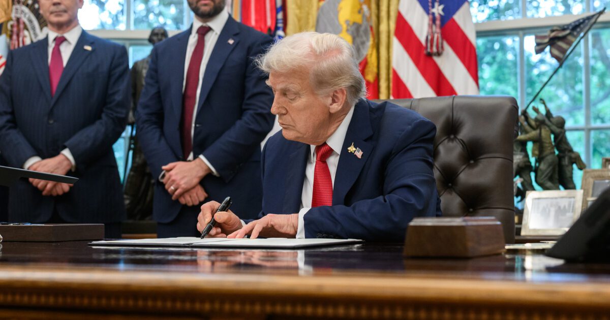 Trump Directs Release of Amelia Earhart Documents