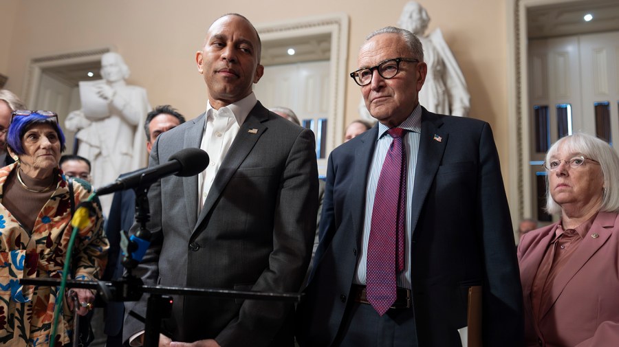 Trump calls off meeting with Democratic leaders, moving toward shutdown.